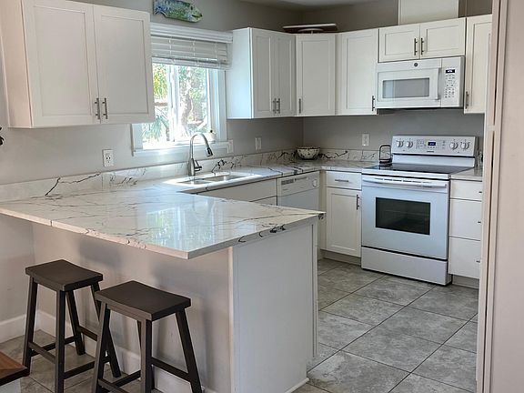 3rd image of 155 Tortuga Ln