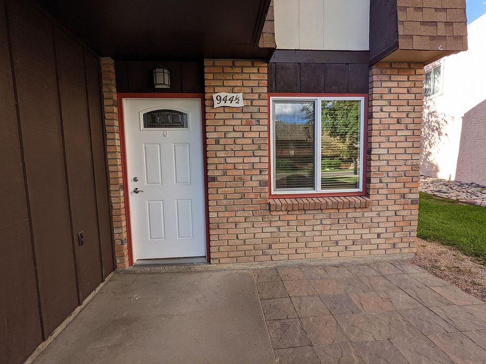 Front door area (will soon have glass storm door with concealable screen put on)