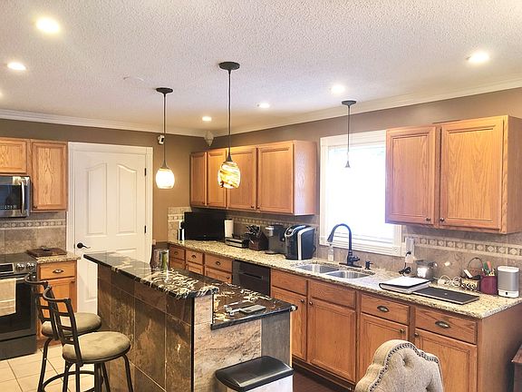 4th image of 108 Stoney Brook Dr