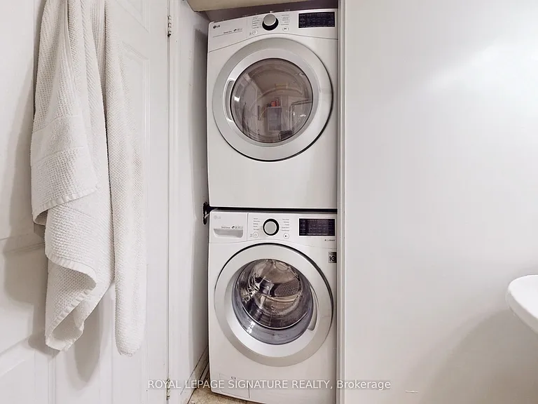 6 Wellesley Pl #42 — Photo 18