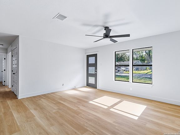 5th image of 7409 Sage Oak