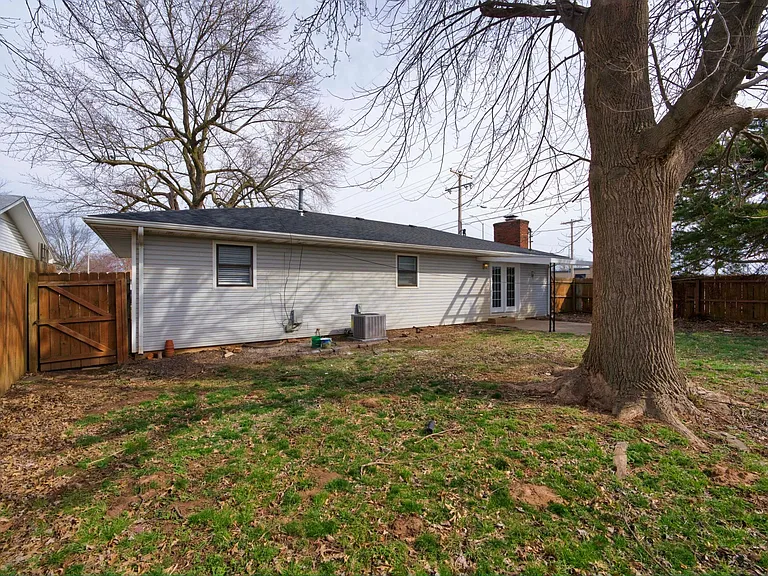 1356 E Rosebrier St — Photo 37