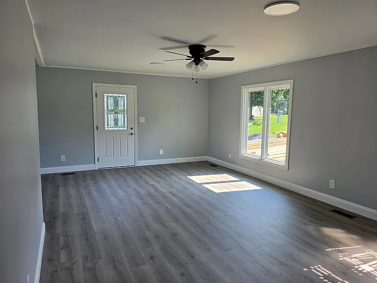 421 River Bend Dr — Photo 1