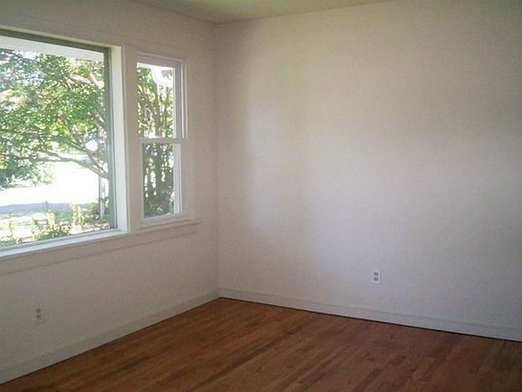 4th image of 1601 Savannah Ave