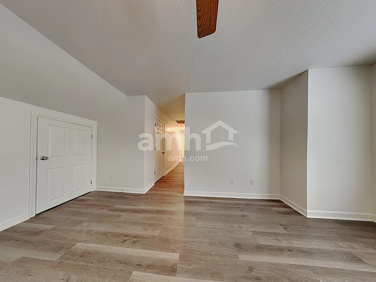 7036 Sage Ln — Photo 17