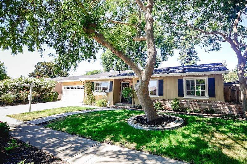 1st image of 7808 Starward Dr