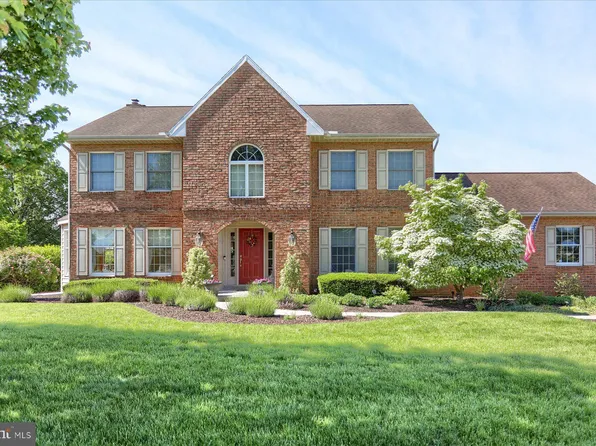 359 Futurity Dr, Camp Hill, PA 17011