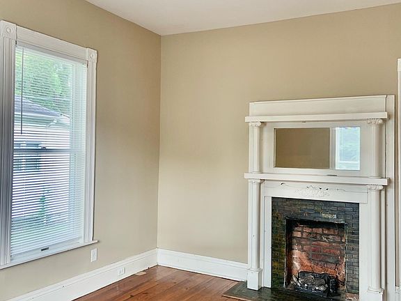 4th image of 1247 Nutwood St