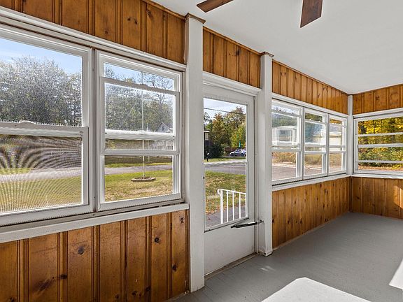 3rd image of 196 Woodland Dr