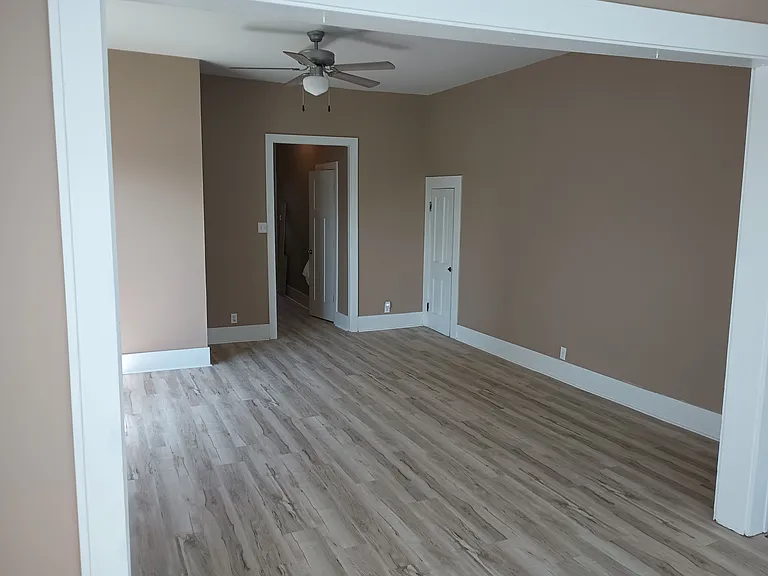 224 E Pearl St — Photo 4