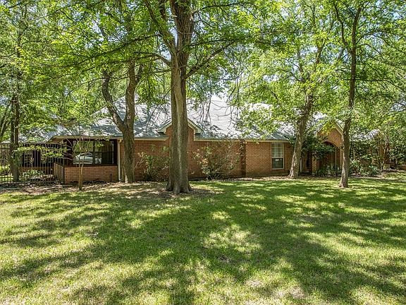 3rd image of 30048 Woodcrest Dr