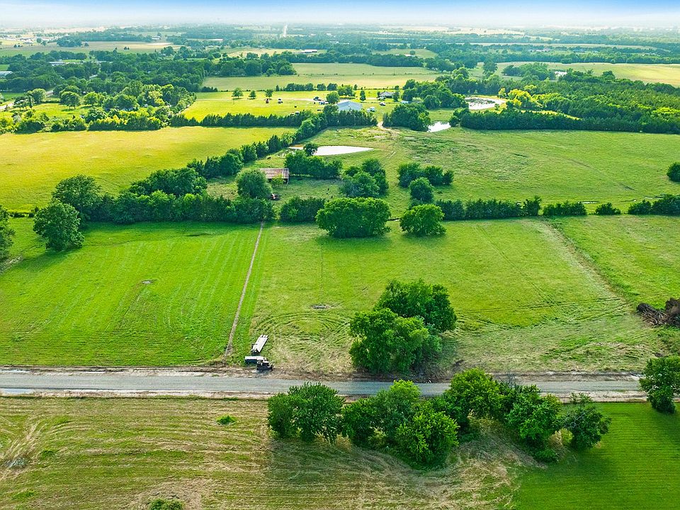2nd image of 325 Private Road 33261