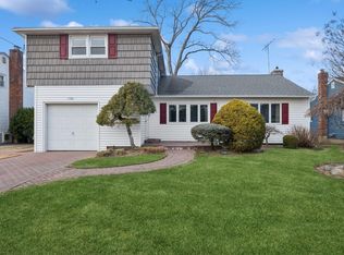 1700 Saint Marks Ave, Merrick, NY 11566