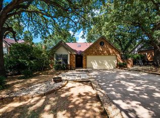 1214 Circle View Ct, Grapevine, TX 76051