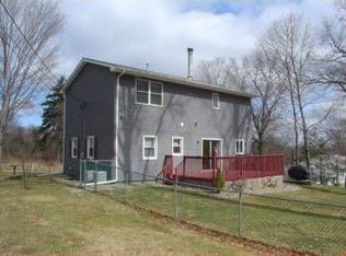 1 Denniston Ln, Rock Tavern, NY 12575