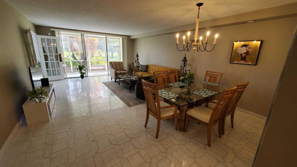 3800 Oaks Clubhouse Drive #112, photo 2