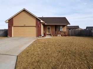 212 Wheatridge Ct, Newton, KS 67114