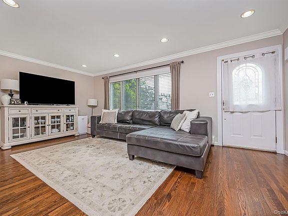 5th image of 911 Harlane Circle