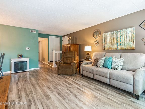 3rd image of 15129 Quail Hollow Dr APT 301