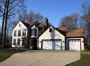 598 Chancellor Cir, Avon Lake, OH 44012