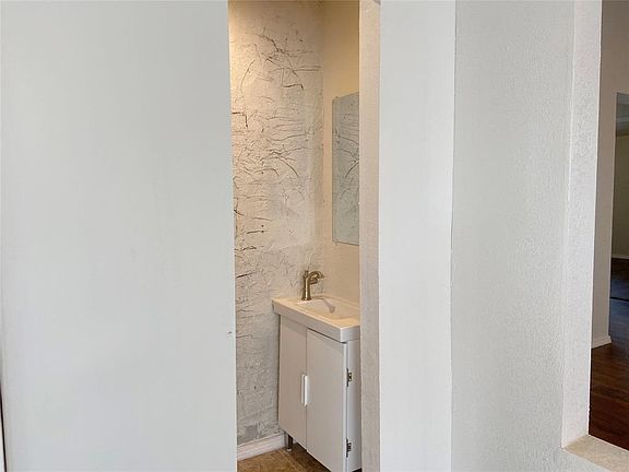 3rd image of 12115 Segrest Dr