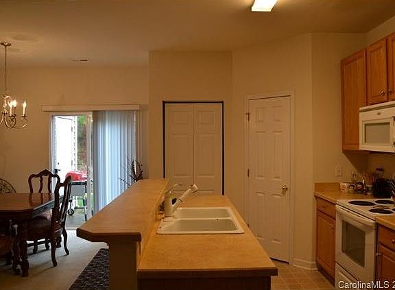 3rd image of 292 Hancock Union Ln
