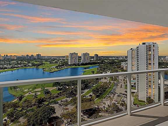 3rd image of 3731 N Country Club Dr Ph 26