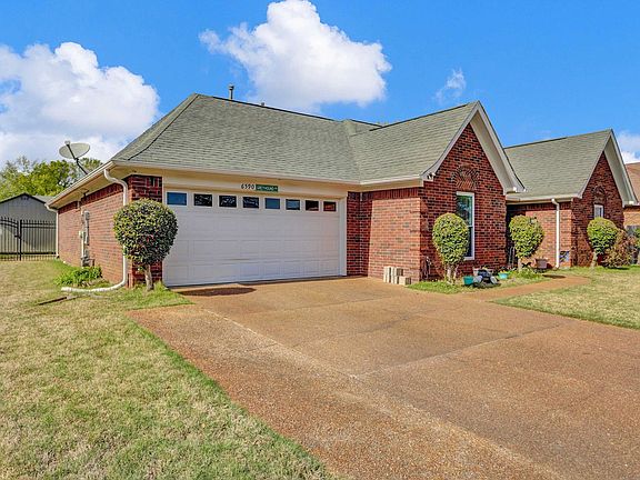 3rd image of 6590 Laurel Bluff Ct E