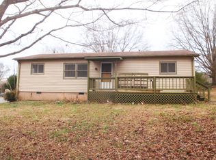 621 E Saunders Ave, Newton, NC 28658