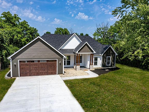3rd image of 6336 Amelia Dr