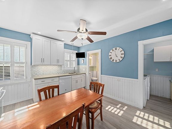 3rd image of 35 Hobart Ave