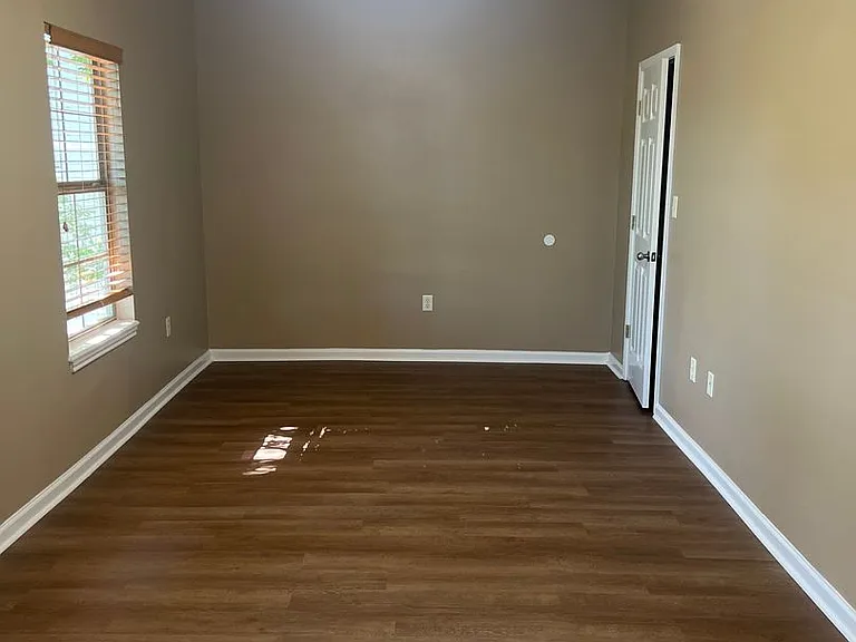 1605 W Common — Photo 9