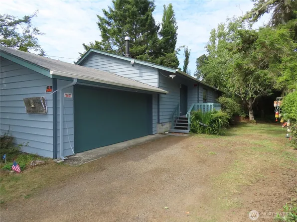 1044 Blue Pacific Drive, North Cove, WA 98547