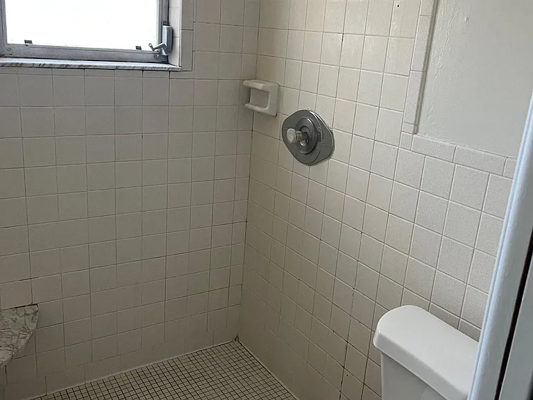 7029 Hibiscus Ave S #4 — Photo 20