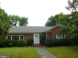 1127 Hanover St, Fredericksburg, VA 22401