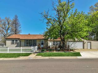 824 Jordan Pl, Rockford, IL 61108
