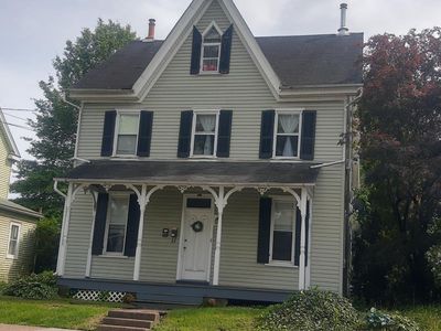 904 W Broad St, Quakertown, PA, 18951