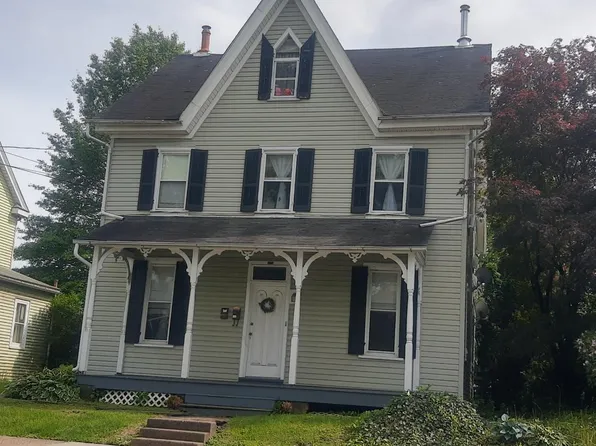 904 W Broad St, Quakertown, PA 18951