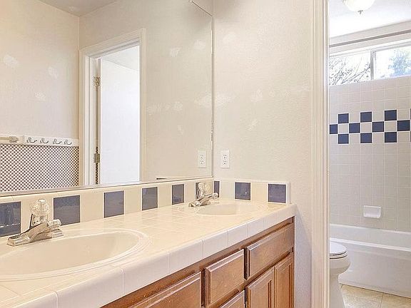 4th image of 3125 Amberfield Cir