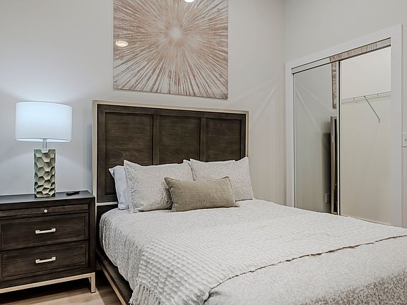 3rd image of 1104 Main St #10