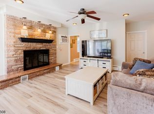 11 Virginia Ave, Lake Hopatcong, NJ 07849