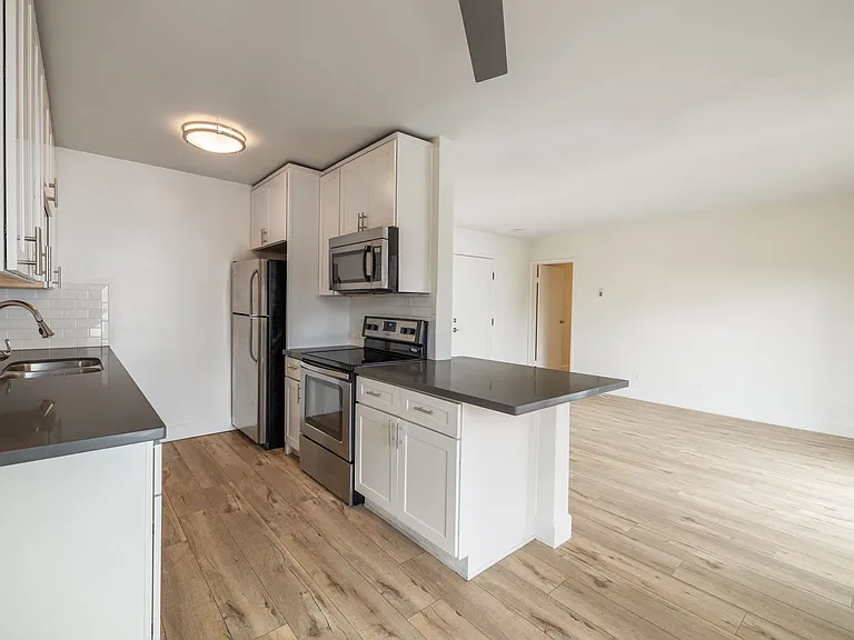 431 Indiana Street — Photo 4