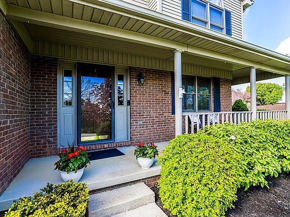 2nd image of 106 Daisey Dr