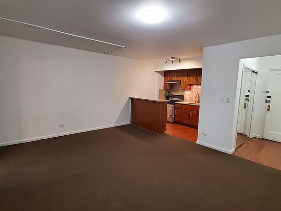 5th image of 84-16 Elmhurst Ave APT 4D