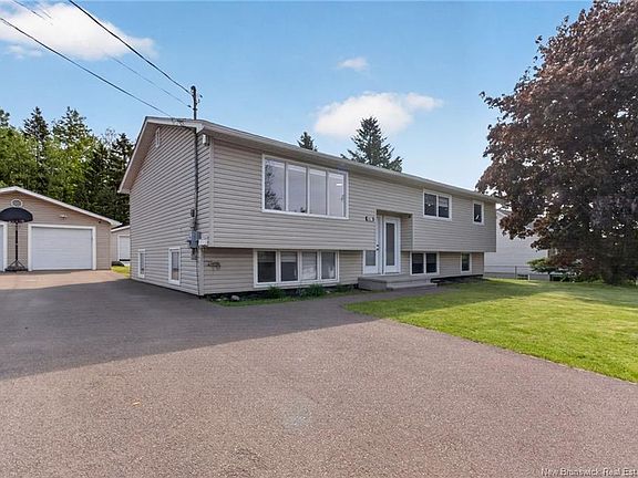 3rd image of 307 Pascal Ave #305