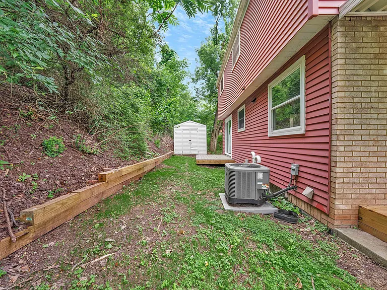 1562 Hedwig Dr — Photo 38