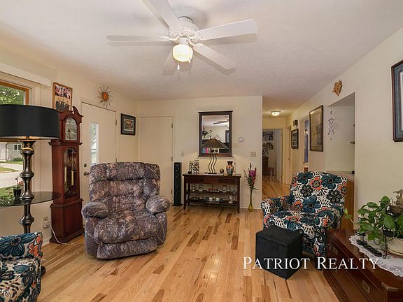 4th image of 202 Linden Ave
