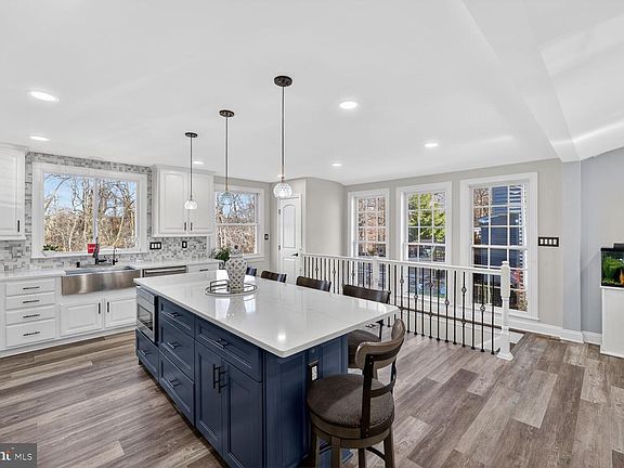 5th image of 74 Yew Rd