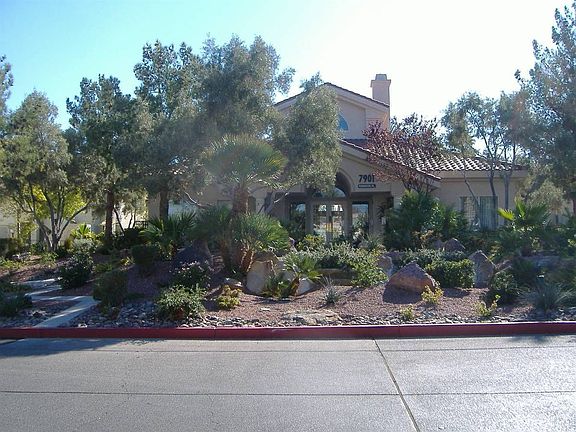 2nd image of 573 Yacht Harbor Dr