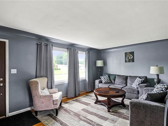 4th image of 3907 Artmar Dr